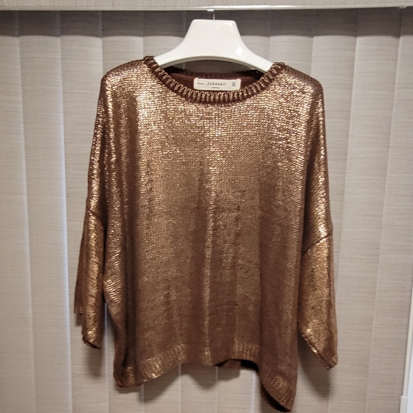 NWOT / ZARAKNIT TOP ( Holiday ) - Picture 2 of 4
